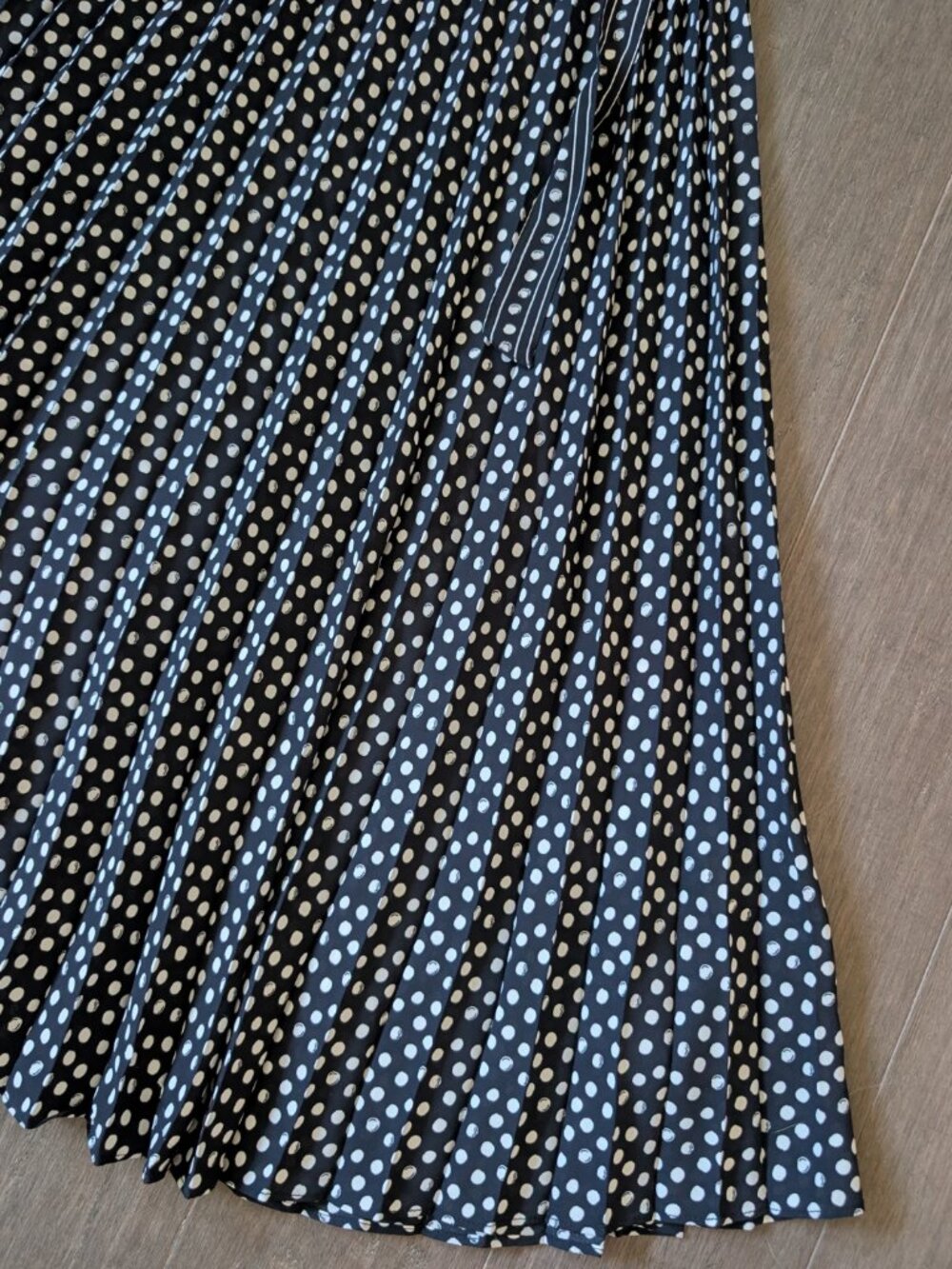 Max Studio Black and White Polka Dot Midi Dress - Picture 6 of 11